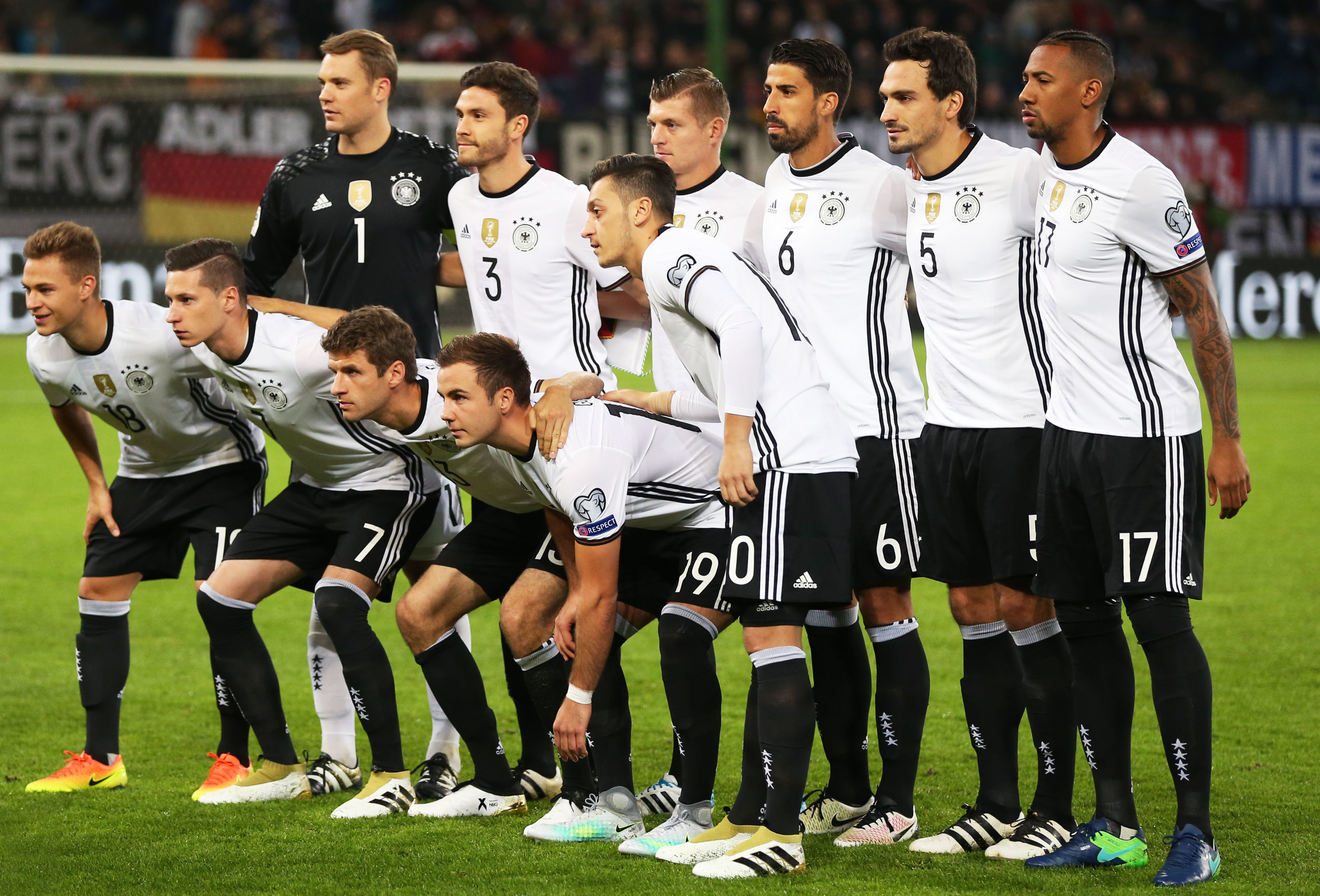 双方团队就 双方团队就