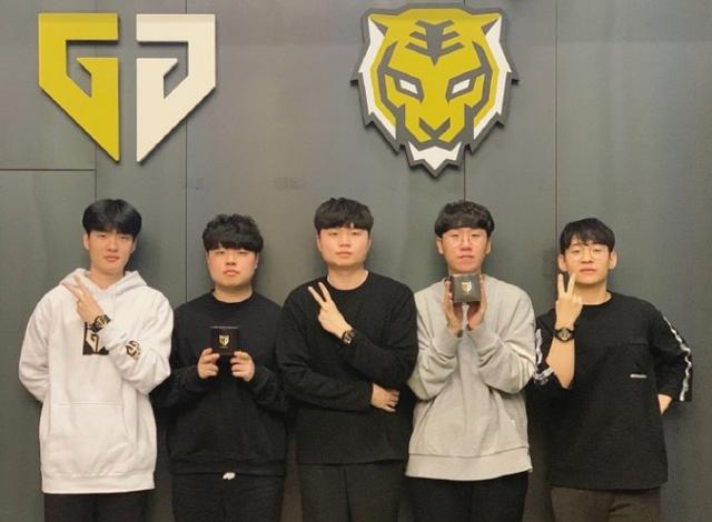 不仅来源于 不仅来源于